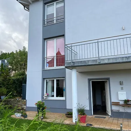 Apartment Vis-a-vis
