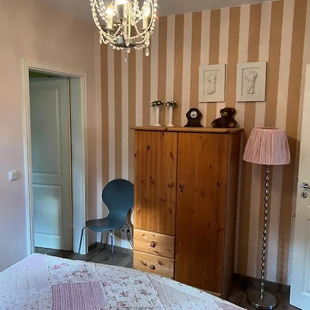 Vis-a-vis Apartment