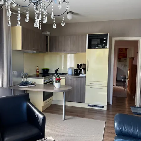 Vis-a-vis * ורניגרוד