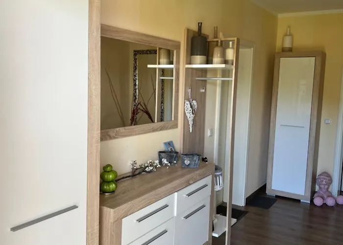 דירה Vis-a-vis *